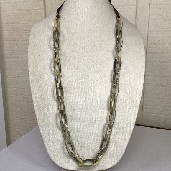 Long gray beige tone J Crew link necklace - Picture 2 of 7
